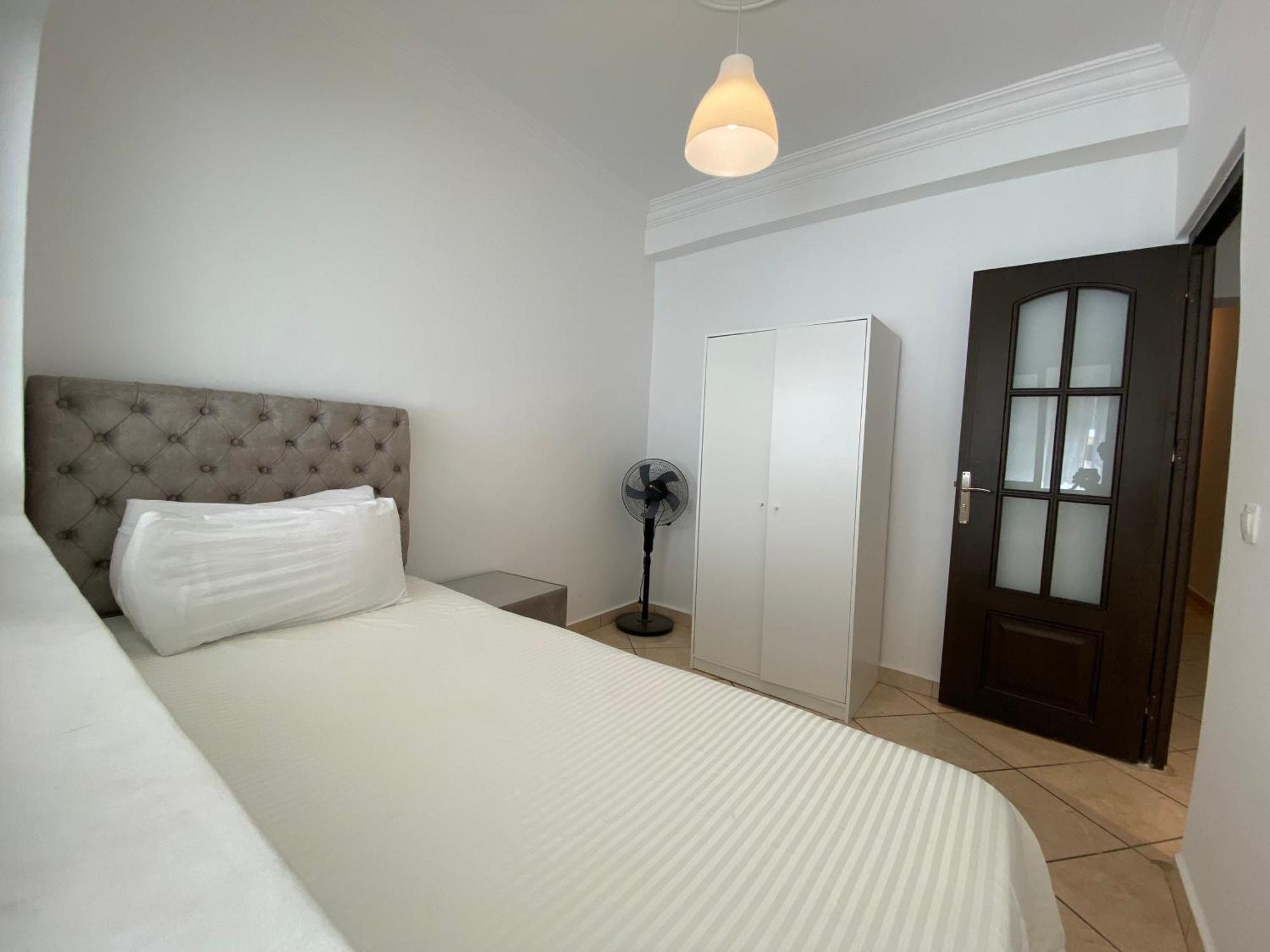 Apartamento Piso céntrico y a pie de playa. Martil Exterior foto
